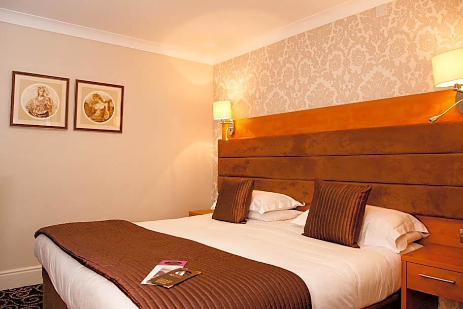 The Legacy Rose & Crown Hotel