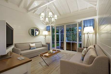 CEDAR HOUSE FOREST VIEW