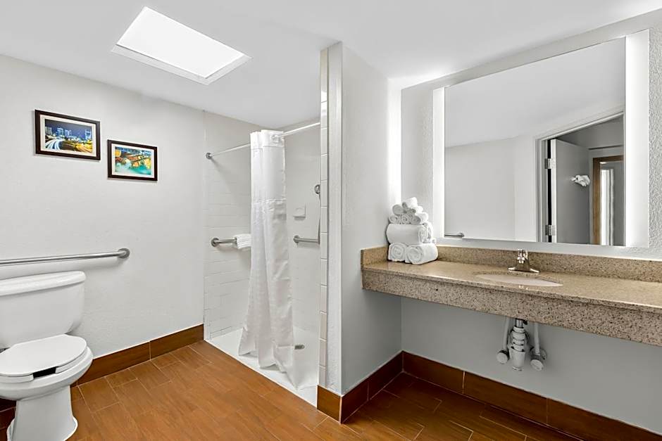 Comfort Inn & Suites Nashville Near Tanger Outlets I-24 Antioch