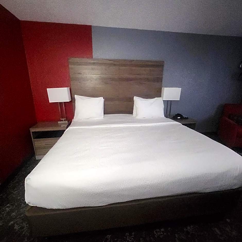 Ramada by Wyndham Cedar Rapids South