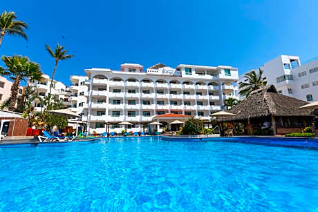 Torreblanca Beach Hotel and Suites Guayabitos - Desayuno y Comida Incluido