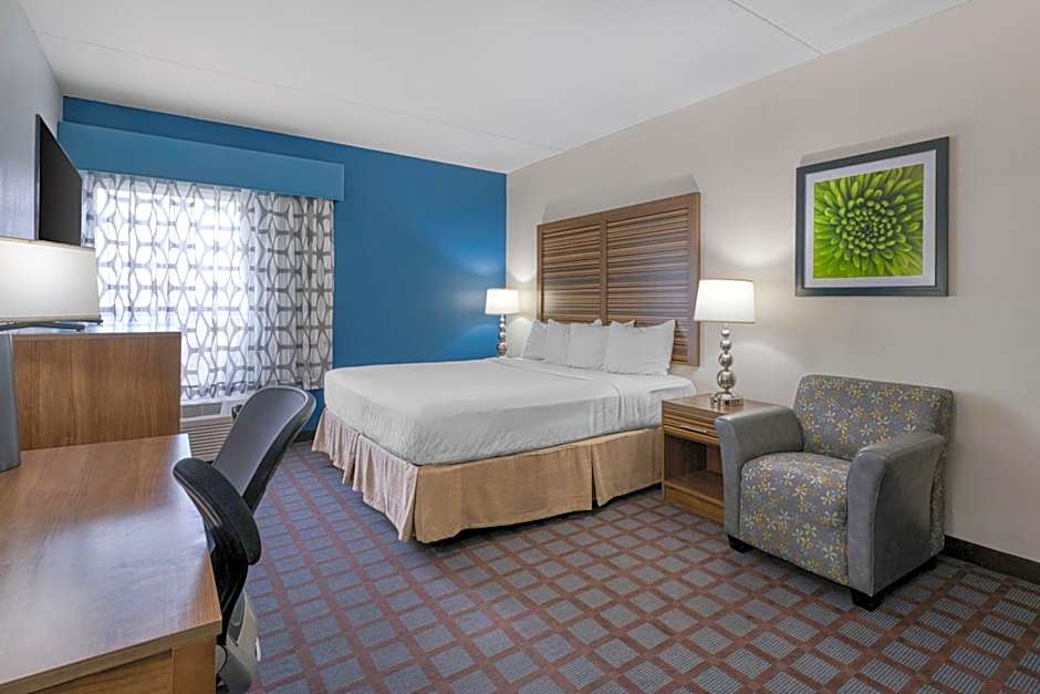 Photo 1 of 6 of 1 King Bed