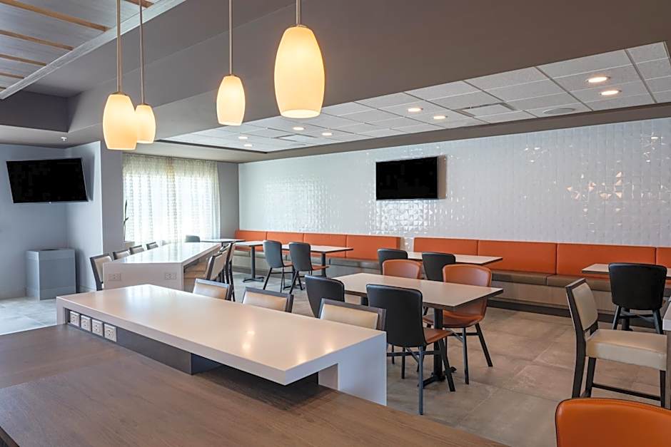 Wingate by Wyndham Kanata West Ottawa