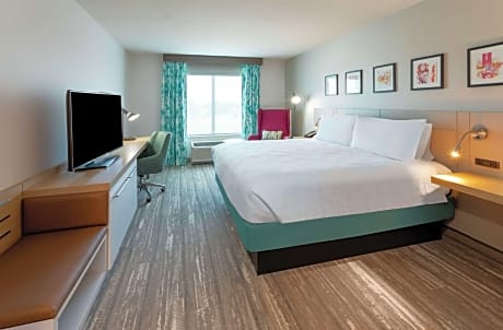 1 King Hearing Accessible Room