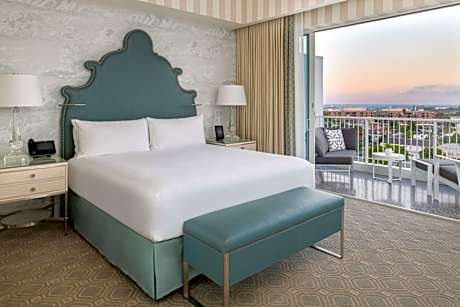 One-Bedroom Suite - Mobility and Hearing Access
