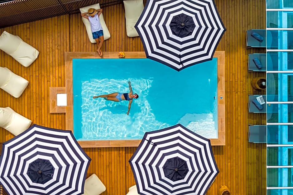 The Tint at Phuket Town Hotel