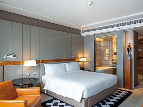 Premium Deluxe King Room
