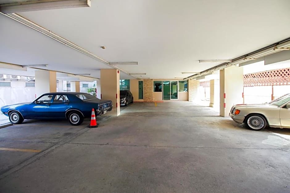 Mee sook Hotel and Residence