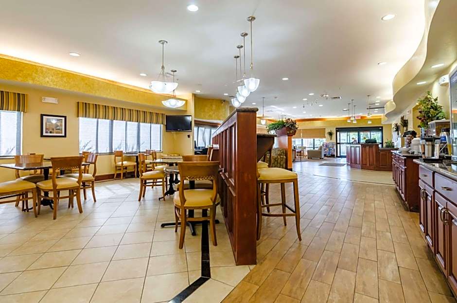 Comfort Suites Salina South