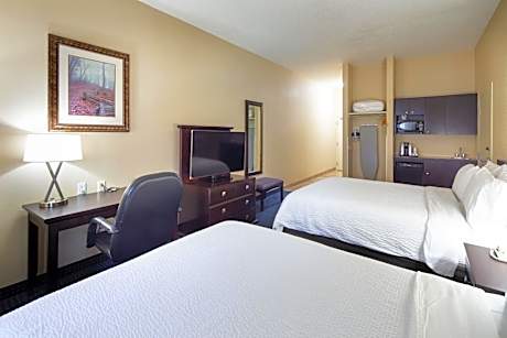 Standard Queen Room with Two Queen Beds and Mobility Accessible Roll-In Shower