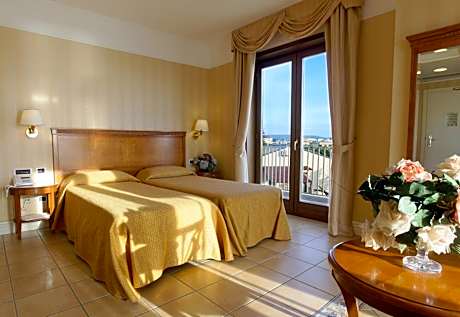 Junior Suite with Balcony and Sea View