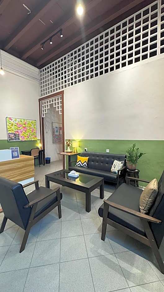 Swing & Pillows - 75 Muntri, Penang