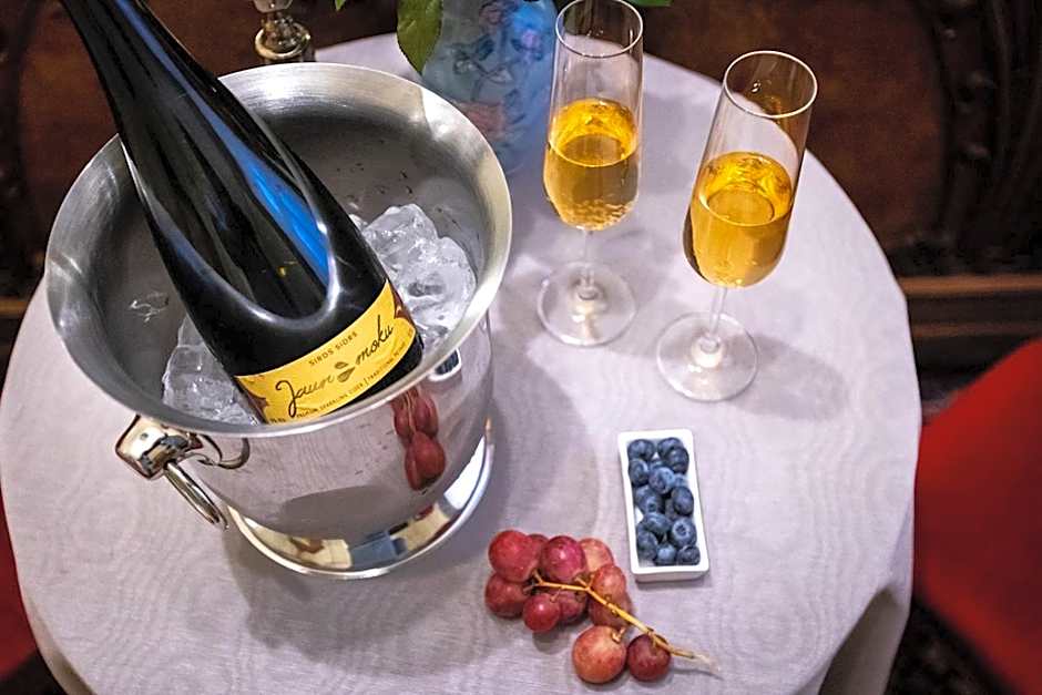 Jaunmoku Palace Complex Hotel