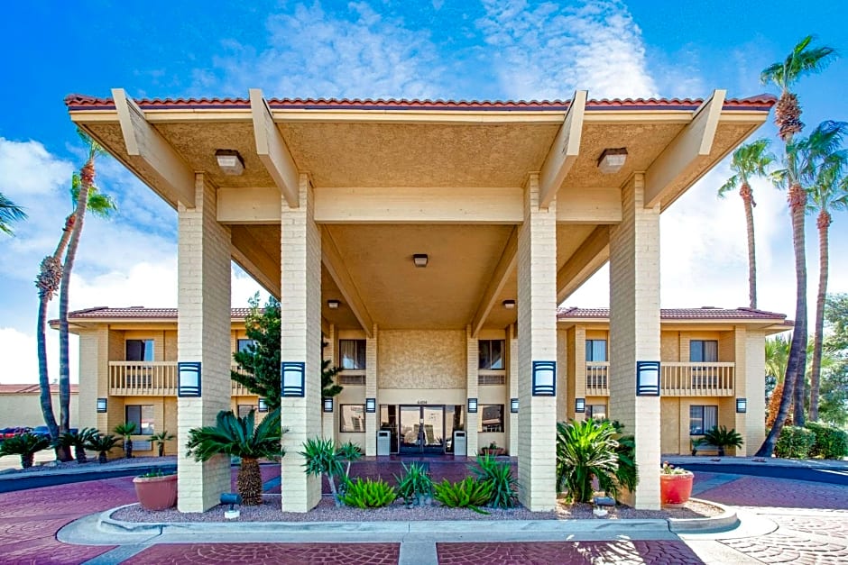 La Quinta Inn & Suites by Wyndham Tucson East