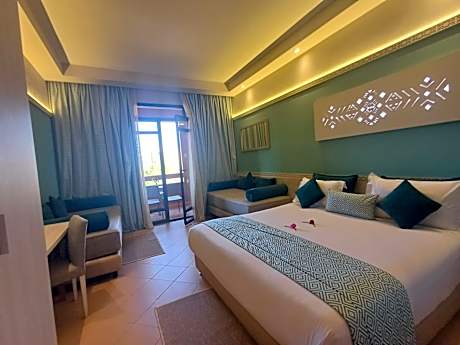 Quadruple Room (2 adults + 2 children)