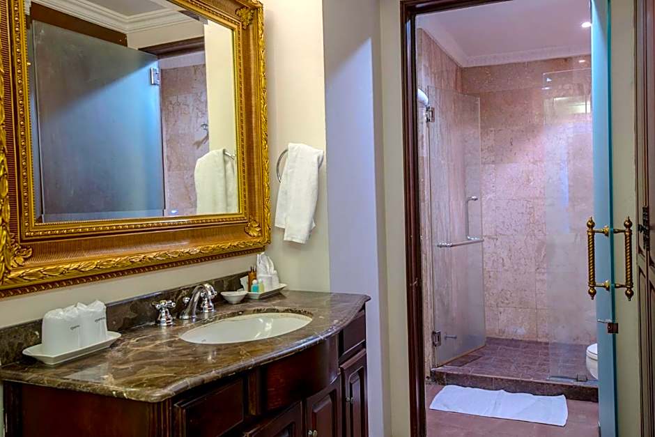 Four Seasons Place Hotel