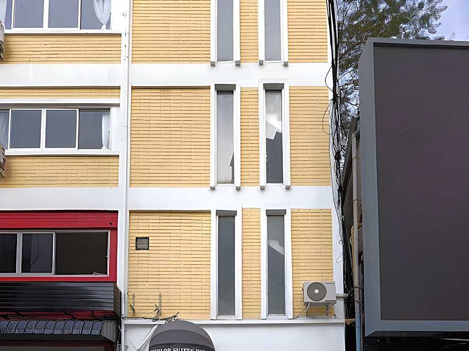 Thonglor Suites Hotel
