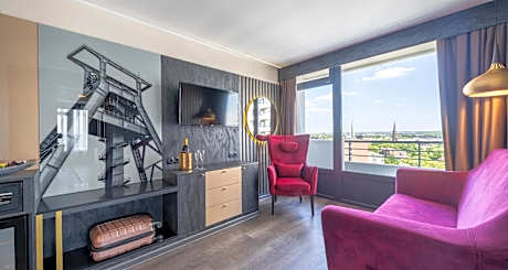 Superior Suite with Garden View