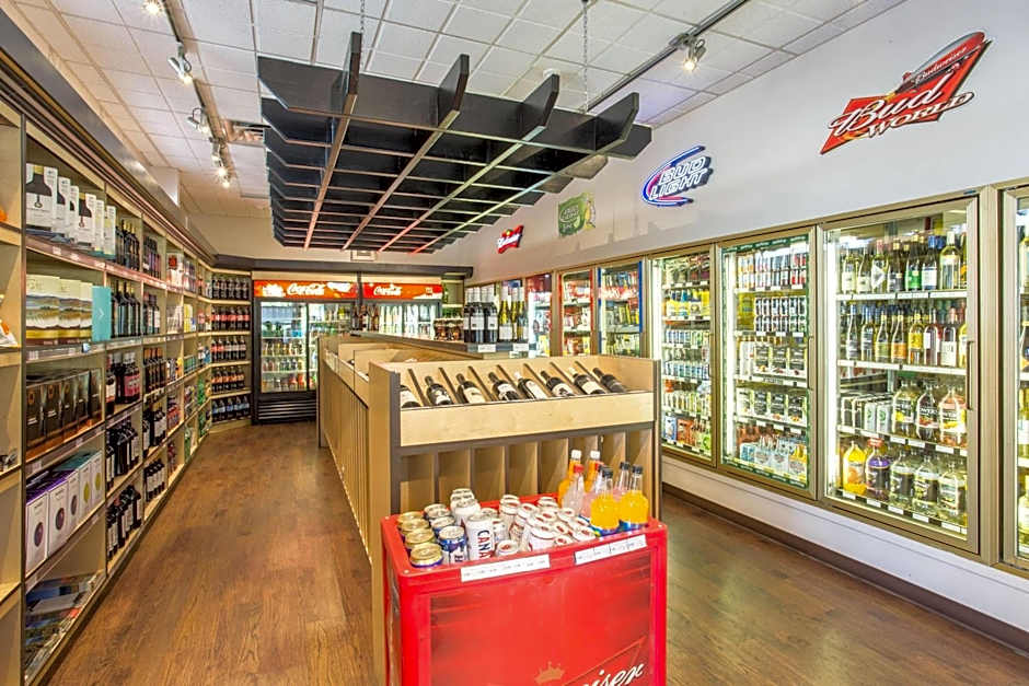 Ramada Hotel & Conference Center by Wyndham Kelowna