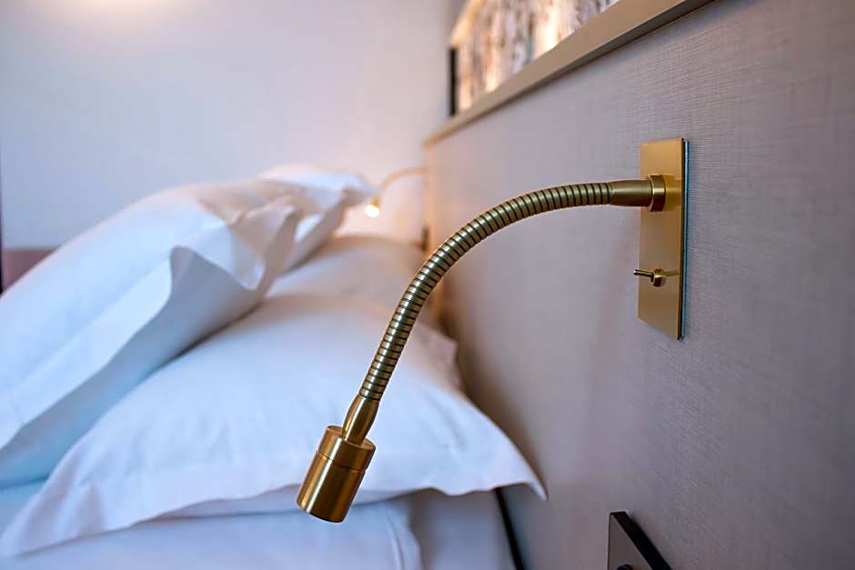 Brit Hotel Nantes La Beaujoire - L'Amandine