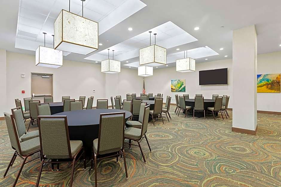 Embassy Suites by Hilton Oahu Kapolei