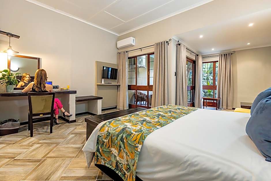 Hotel Numbi & Garden Suites