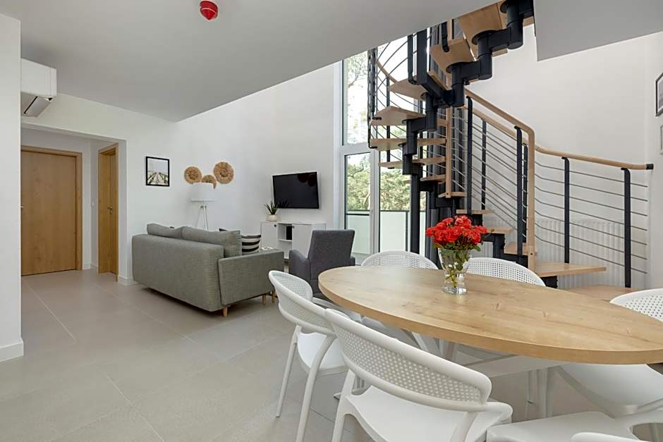 AQUAMARINA DĄBKI Marina Invest