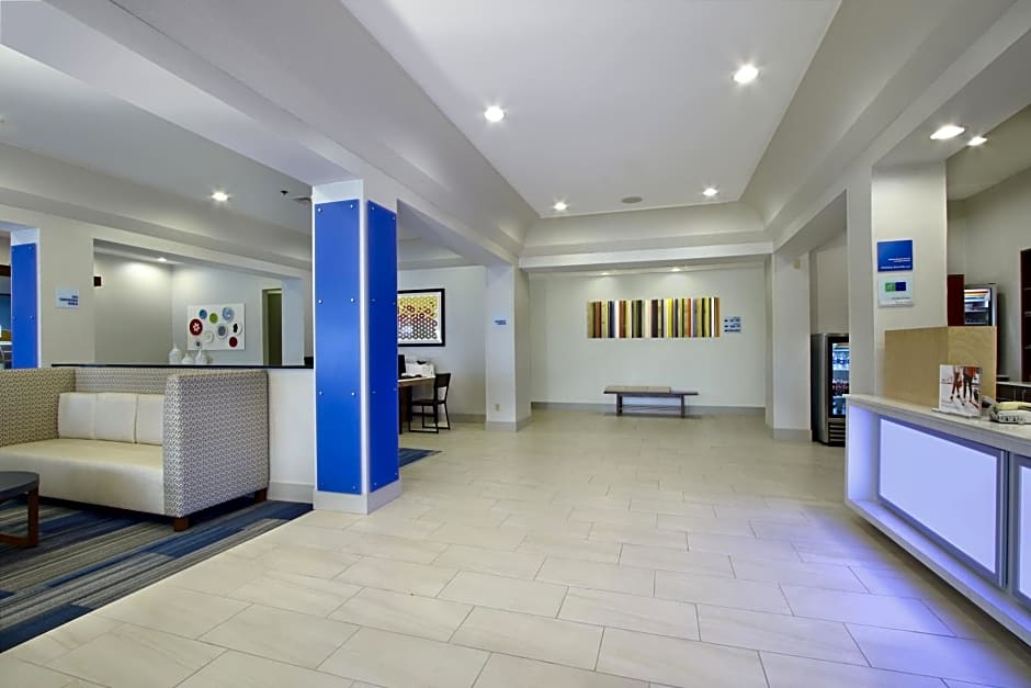 Holiday Inn Express Boonville, an IHG Hotel