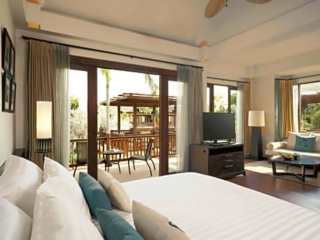 King Suite with Terrace and Lagoon View