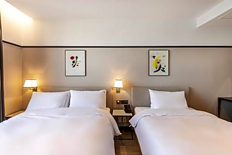 Deluxe Twin Room with Sea View