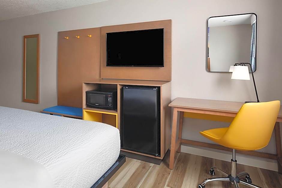 Days Inn by Wyndham Omaha NE