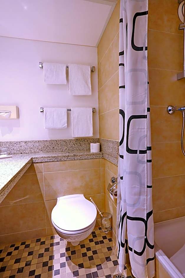 Hotel B99
