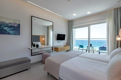 Double/Twin Room with Sea View