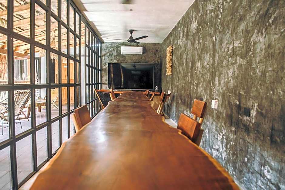 Meteora Stay & Coffeehouse Tulum