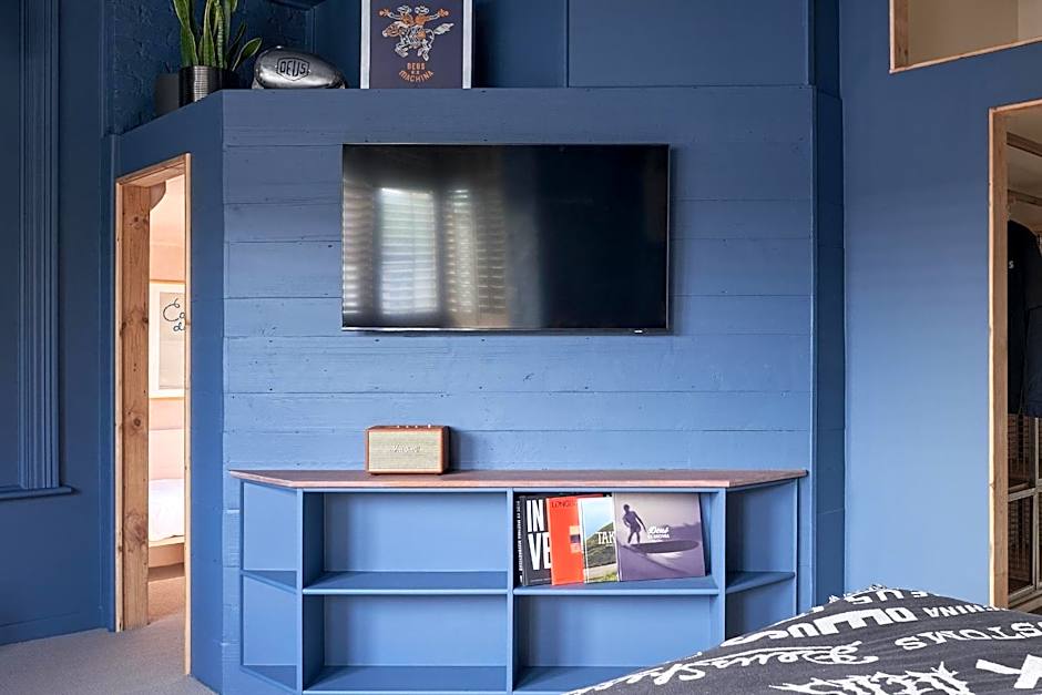 Deus Ex Machina Hotel