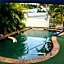 Kennedy Drive Boutique Motel & Nursery- Close To City Centre & Airport