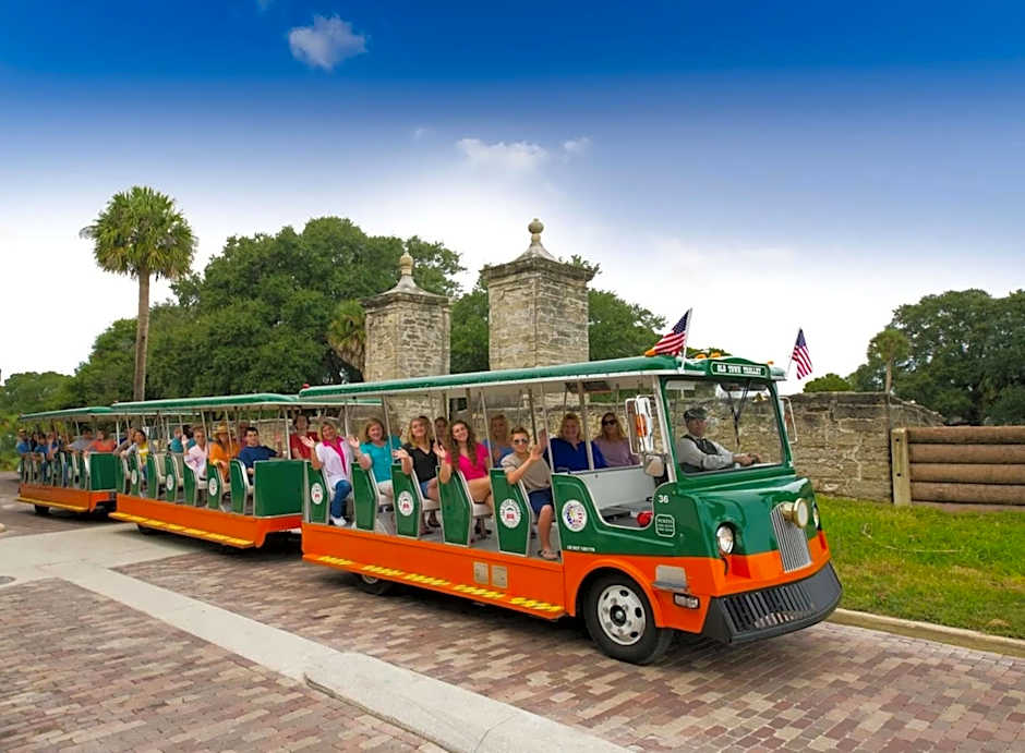 Holiday Inn Express & Suites Palm Coast - I-95