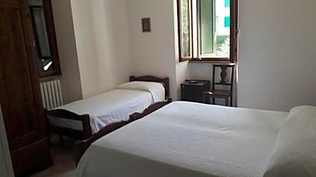 Triple Room with Private Bathroom