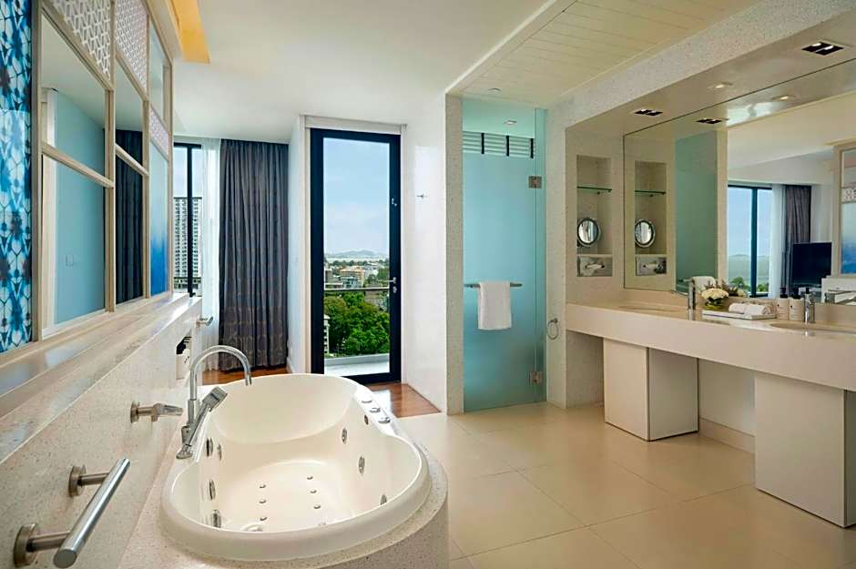 Photo 1 of 2 of Deluxe 2 Beds, Pool View