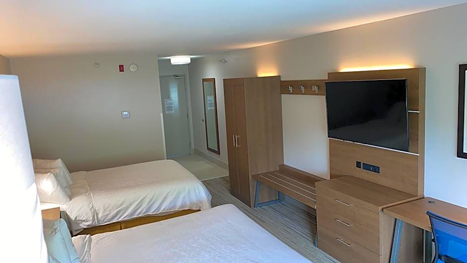 Holiday Inn Express Hotel & Suites Weston By IHG