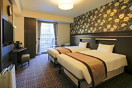 High Floor Moderate Room