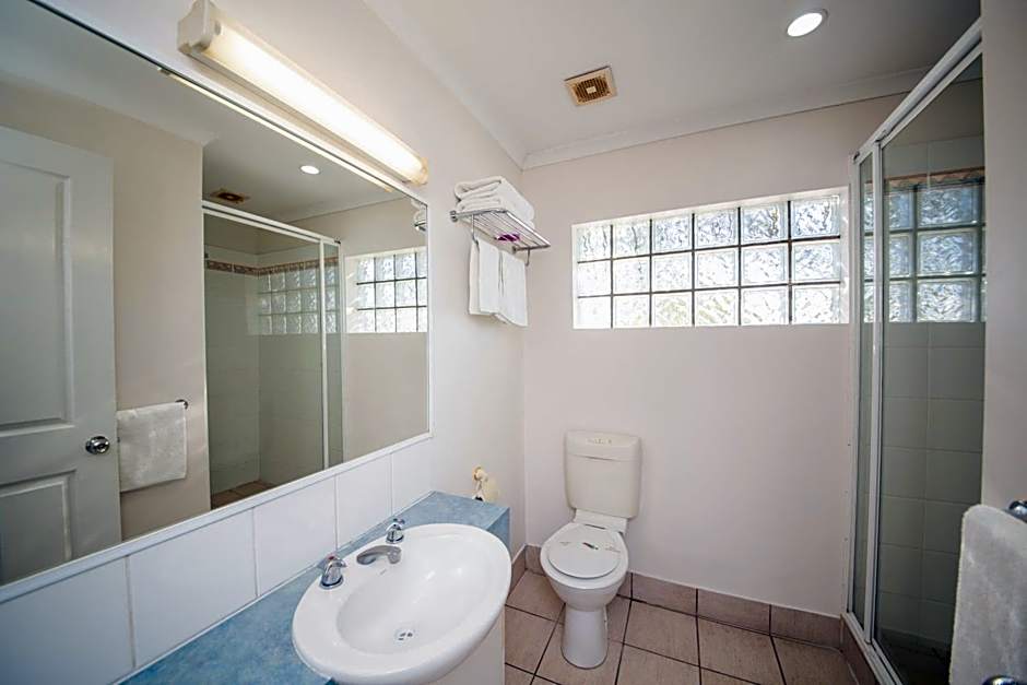 Cosmopolitan Motel & Serviced Apartments