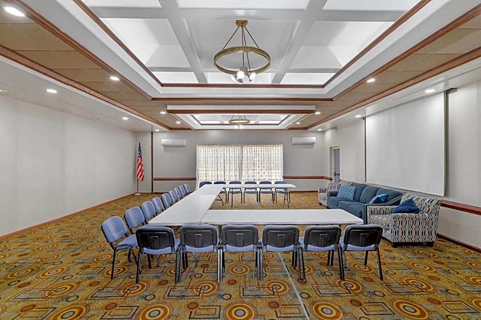 Quality Inn & Suites Kansas City - Independence I-70 East