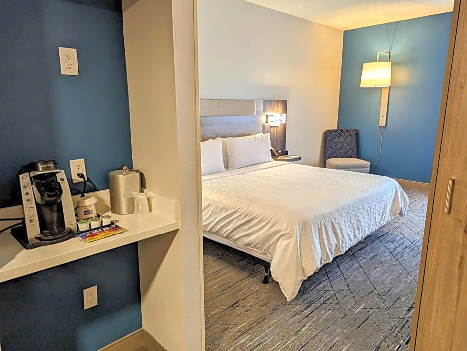 Holiday Inn Express Indianapolis Airport