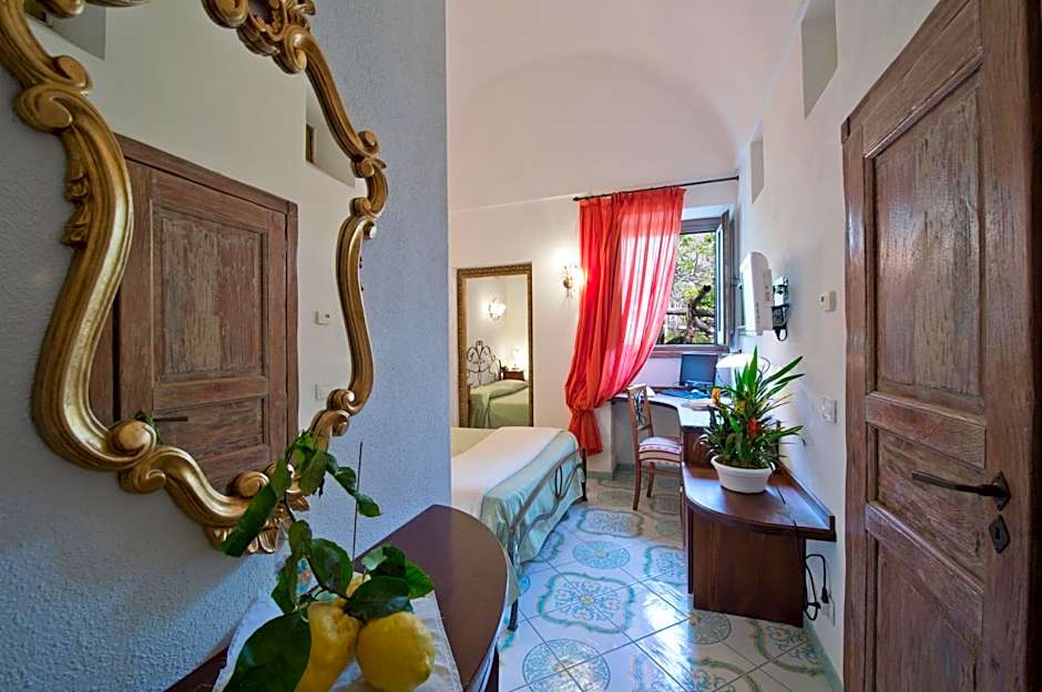 L'Antico Borgo Dei Limoni