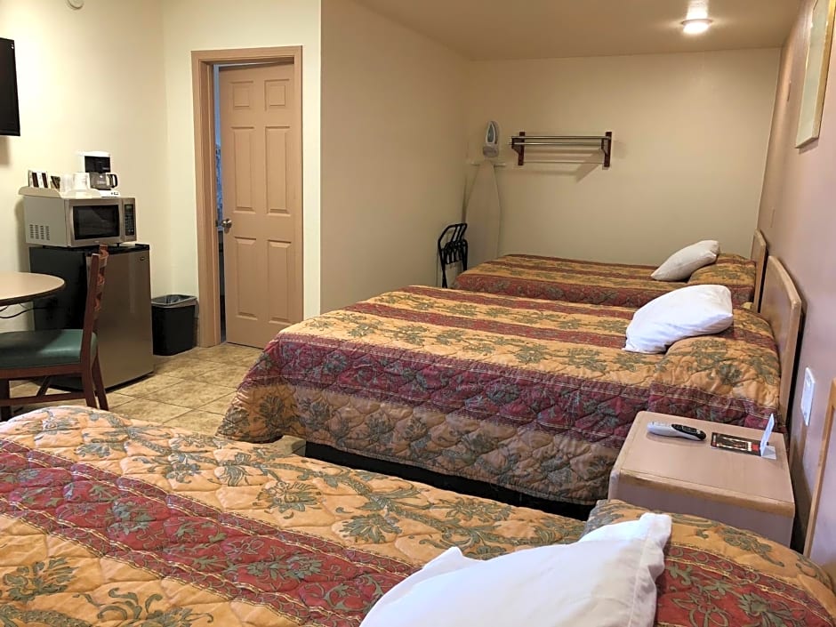 Toppers Motel
