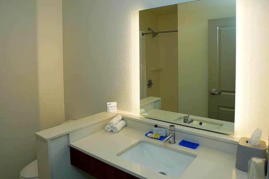 Holiday Inn Express And Suites Denver - Aurora Medical Campus By IHG