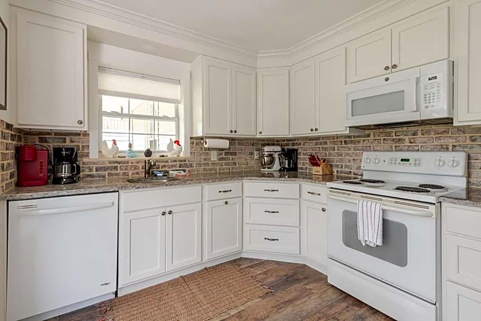 Mayor's Large Family House Hot Tub Sleeps 16 Piano, 2 Kitchens, Ark 5 Mins