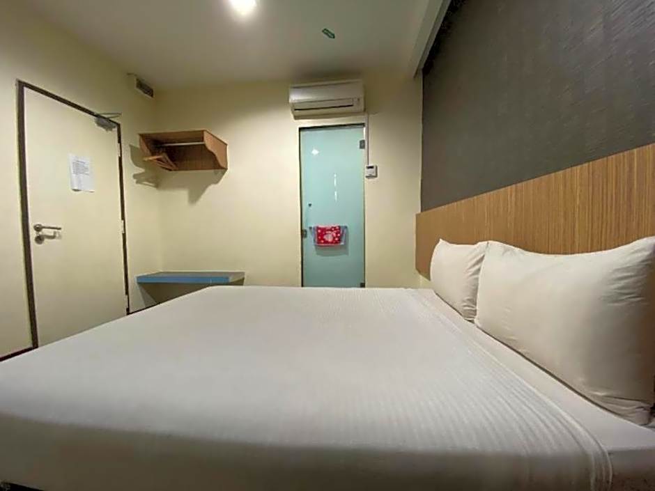 OYO 89752 7 DAYS EXPRESS HOTEL