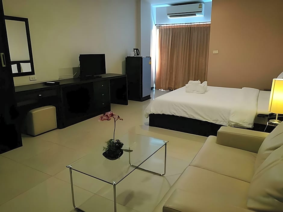 The Atrium Ratchada 13 Hotel